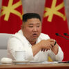 北朝鮮の金正恩が1か月ぶりに姿を表すも見た目が違う？ 「過去の写真？」「なんで月に