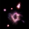 漆黒の宇宙に浮かぶ「炎のリング」、ドーナツ状の銀河を発見 - CNN.co.jp